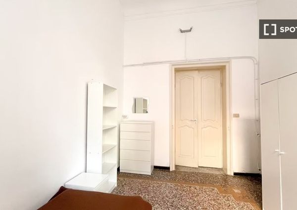 genoa, Liguria 16124