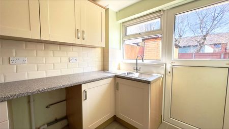 3 bedroom house to rent Birstall Way, Birmingham, West Midlands, B38 - Photo 3