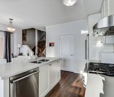 For Lease - 3056 Cascade Common Court, Oakville, Ontario - Photo 3