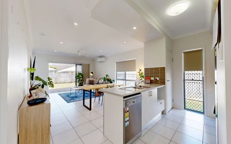 Enjoy Modern Living in Mount Louisa! - Photo 3