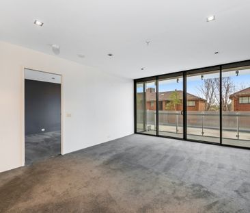 211/576 St Kilda Road, Melbourne VIC 3004 - Apartment For Rent | Do... - Photo 4