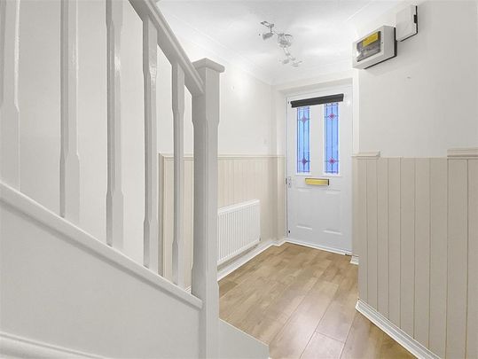 2 bedroom end of terrace house to rent - Photo 1