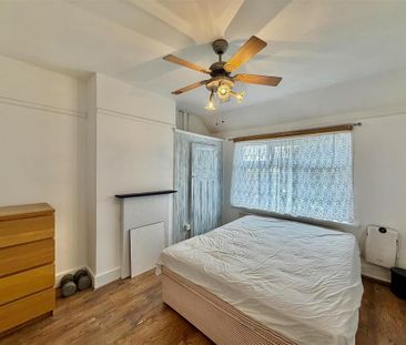 4 bedroom terraced house to rent - Photo 6