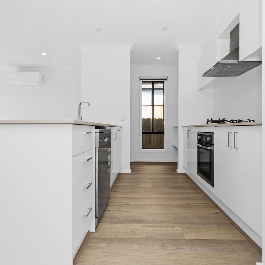 Convenient Low Maintenance Living! - Photo 1