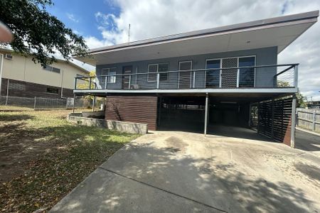 SPACIOUS FAMILY HOME WITH A RUMPUS ROOM AND SWIMMING POOL AVAILABLE NOW! - Photo 4