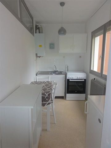 Location Appartement 1 pièce Meublé 23m² LE CREUSOT 71200 - Photo 5