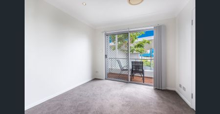 Executive Townhouse in Morningside - Photo 5