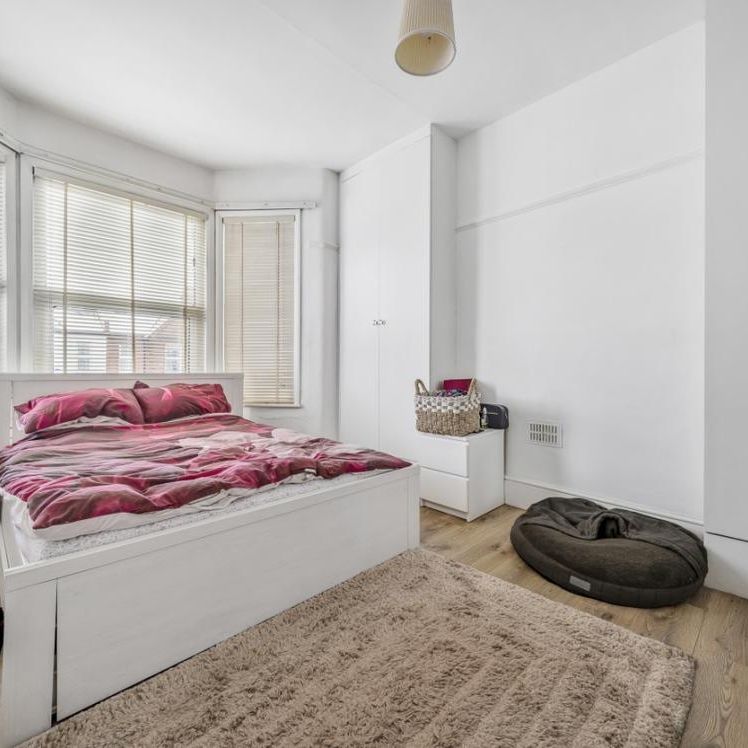Birkhall Road, London SE6 - Photo 1