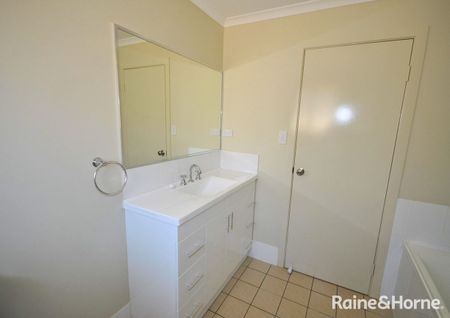 Comfortable Family Living in a Convenient Location - Photo 5