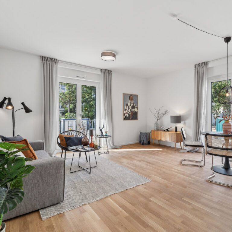 Eleganz und Komfort: 2-Zimmer-Wohnung mit Balkon und hochwertiger Einbauküche - Foto 1