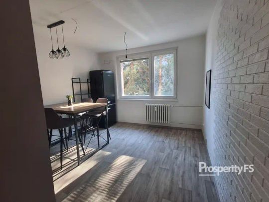 Pronájem světlého bytu 2+kk s balkonem - Фото 1