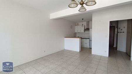 Location Appartement 2 pièces 67m² CHATEAUROUX 36000 - Photo 4