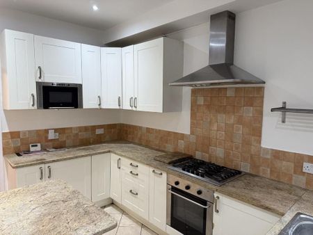 3 bedroom terraced house to rent - Photo 5