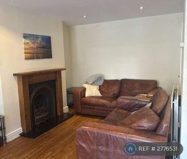 6 bedroom semi-detached house to rent - Photo 2