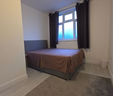 2 Bed Flat, Porden Road, SW2 - Photo 3