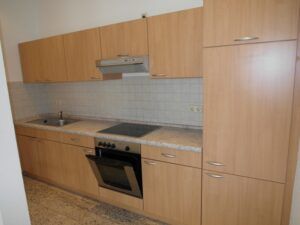 Freiheitsstr. 10, Wohnung 4 ~~~ Einbauküche, offene Küche zum Wohnzimmer, Balkon, Bad mit Badewanne, Keller - Photo 2