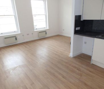 2 bedroom maisonette to rent - Photo 4