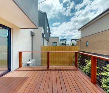 Fresh, Modern, and Minutes from the Beach - Photo 6