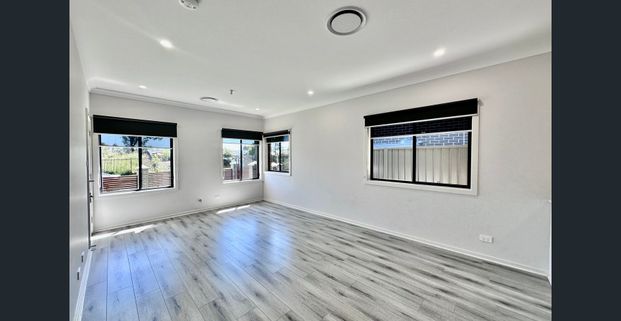 Family-Friendly 3-Bedroom Home with Solar Panels & Ducted A/C – Steps from Riverbank Public School! - Photo 1