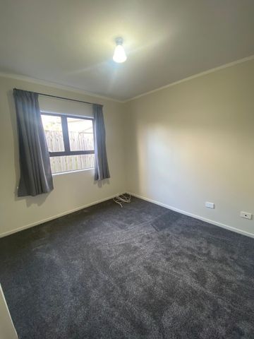 MANUREWA, 2 BEDROOMS - Photo 4