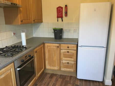 2 bedroom terraced house for rent - Photo 4