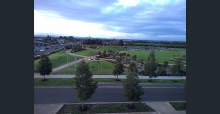 Beautiful 2 Storey Home - 4 Room + Study - Photo 2