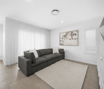 Sunlit Haven Meets Pristine Entertaining Living - Photo 1