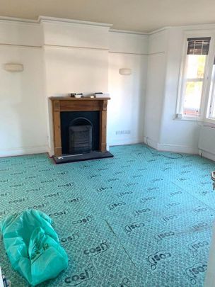 Mixed use to rent - Photo 1