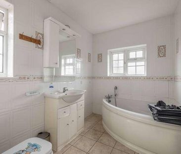 Cippenham Lane, Slough, SL1 - Photo 6