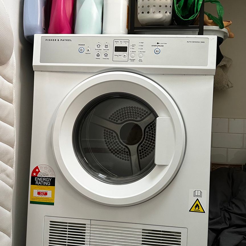 Port Melbourne - Photo 1