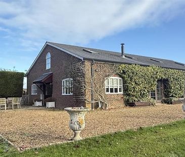 2 bedroom semi-detached house to rent - Photo 6