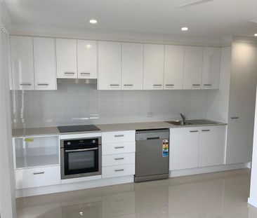 Modern Duplex in Central Location - Photo 2