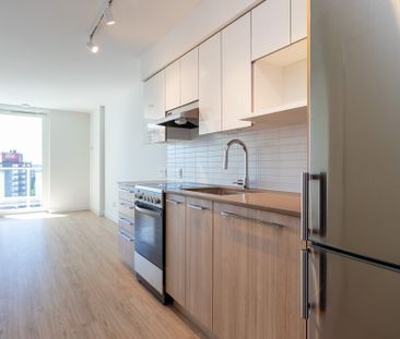 1108 Pendrell Street, Vancouver - Photo 2