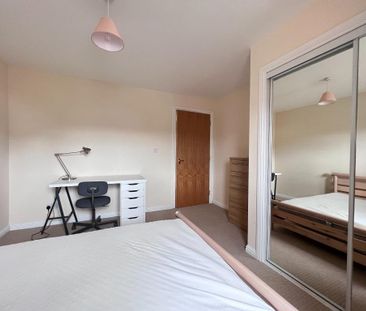 4 bedroom apartment to rent - Photo 4