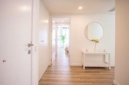 Passeig de la Zona Franca, Barcelona, Catalonia - Photo 2