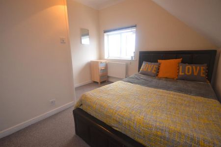 1 bedroom Flat To Let - Photo 3