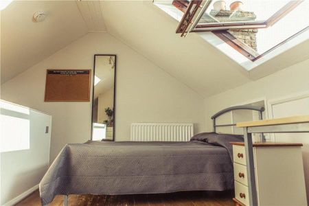 Guildford Park Road, Guildford - 5 bedrooms Property for lettings - Seymours - Photo 2