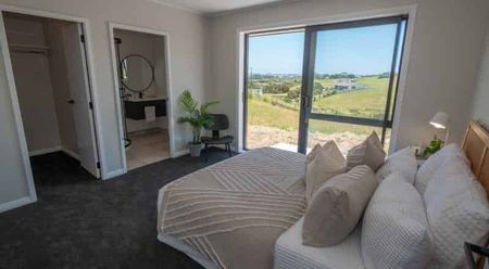 FOR RENT - NEAR NEW THREE BEDROOM TWO BATHROOM HOME - 640 PER WEEK - Photo 2