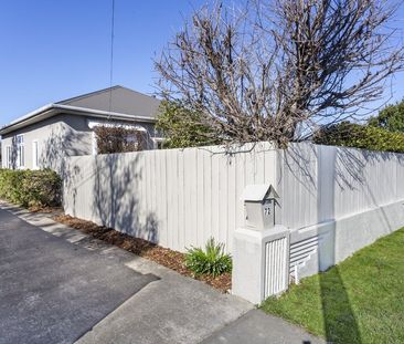 Lovely renovated character home! - Photo 4