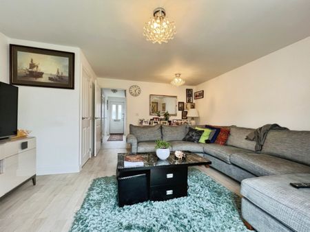 3 bedroom House To Let Total Size: 829 SQ FT - Photo 2