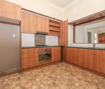 Ideal Glen Iris Family Home! - Photo 5