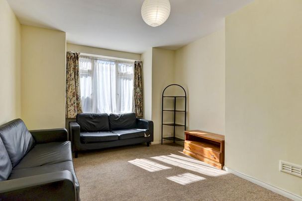 1 bedroom in a house share to rent - Photo 1