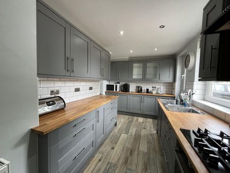 3 bedroom terraced house to rent - Photo 5