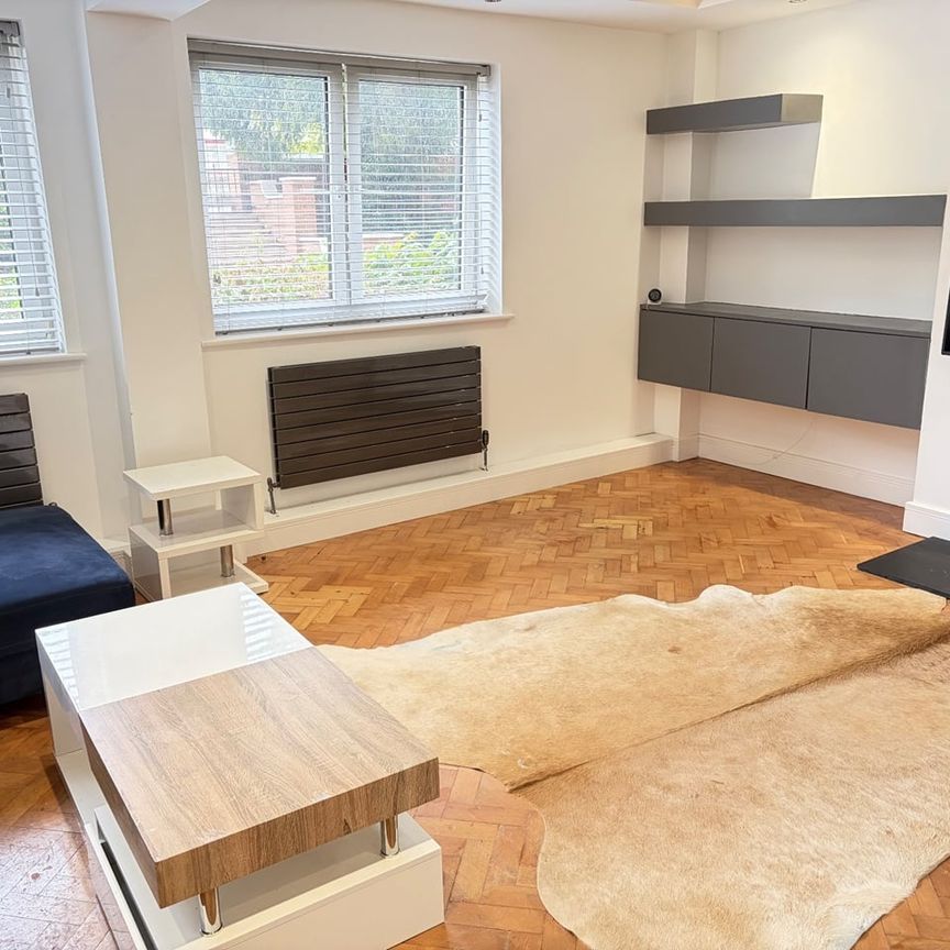2 Bed Flat, Very Near Upper Richmond Road Area, SW15 - Photo 1