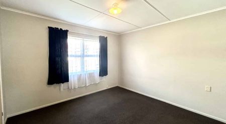 Sunny Glenholme - Photo 2