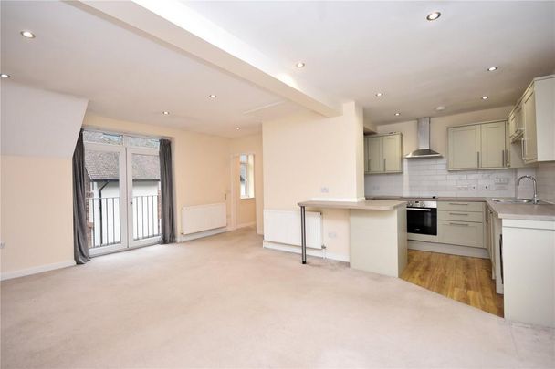 2 bedroom flat to rent - Photo 1