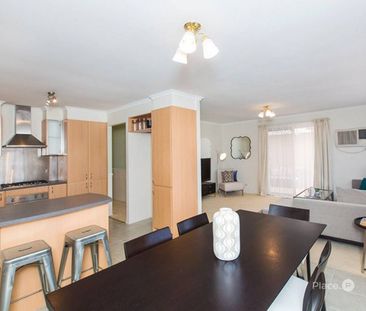 Spacious Family Living with Huge Covered Entertaining Area - Robert... - Photo 2