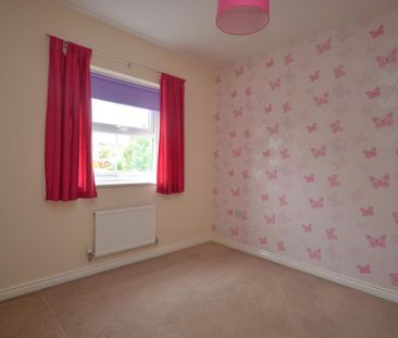 3 bedroom end of terrace house to rent - Photo 2