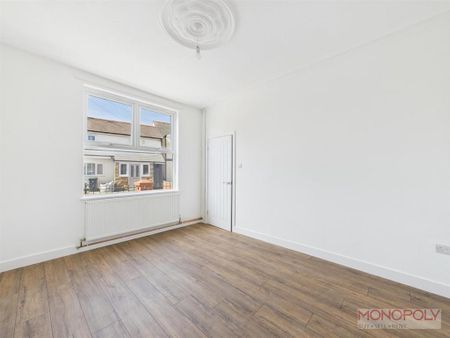 2 bedroom semi-detached house to rent - Photo 4