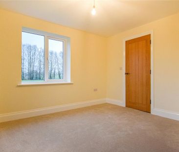 4 bedroom semi-detached house to rent - Photo 6